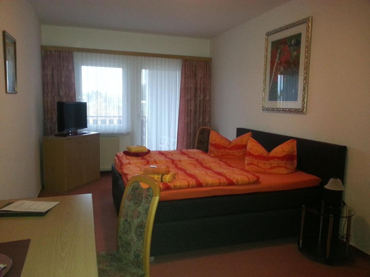 Zur Linde Hotel Ostrau  Kültér fotó
