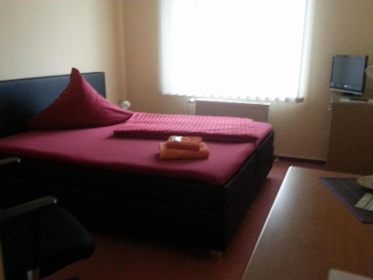 Zur Linde Hotel Ostrau  Kültér fotó